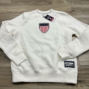 Nike Team USA Phoenix Fleece Crew Neck Sweatshirt Women’s Medium FN0982-133 $80